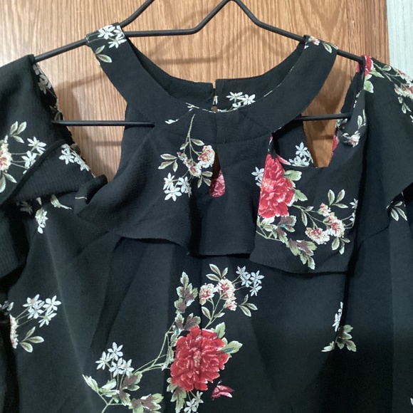 Women’s Blouse - Picture 4 of 6